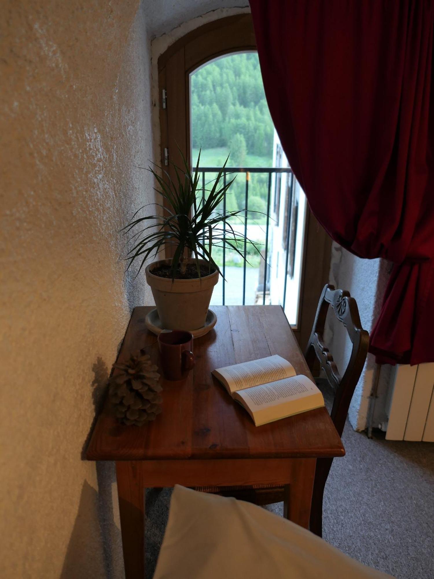 Auberge Les 1000 Cols, Anciennement Val D Azur Molines-en-Queyras Szoba fotó